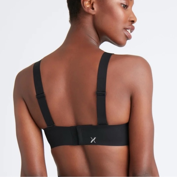 Knix | Padded | V-Neck | Wireless | Wide Strap | Black | Bra | Size 5 - Picture 5 of 12